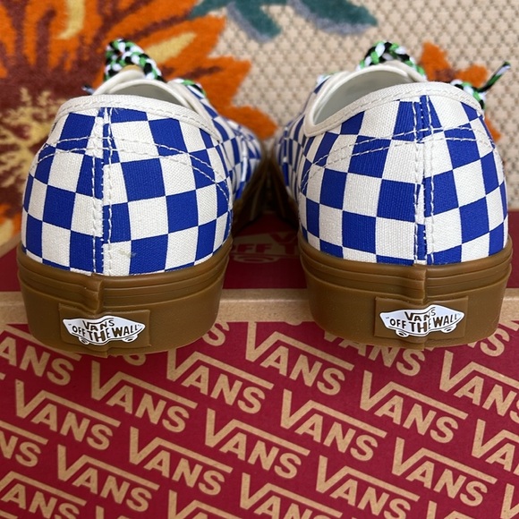Vans Men’s Authentic
Checkerboard Blue/White
VN0009PVY6Z
Sneakers - Picture 14 of 16